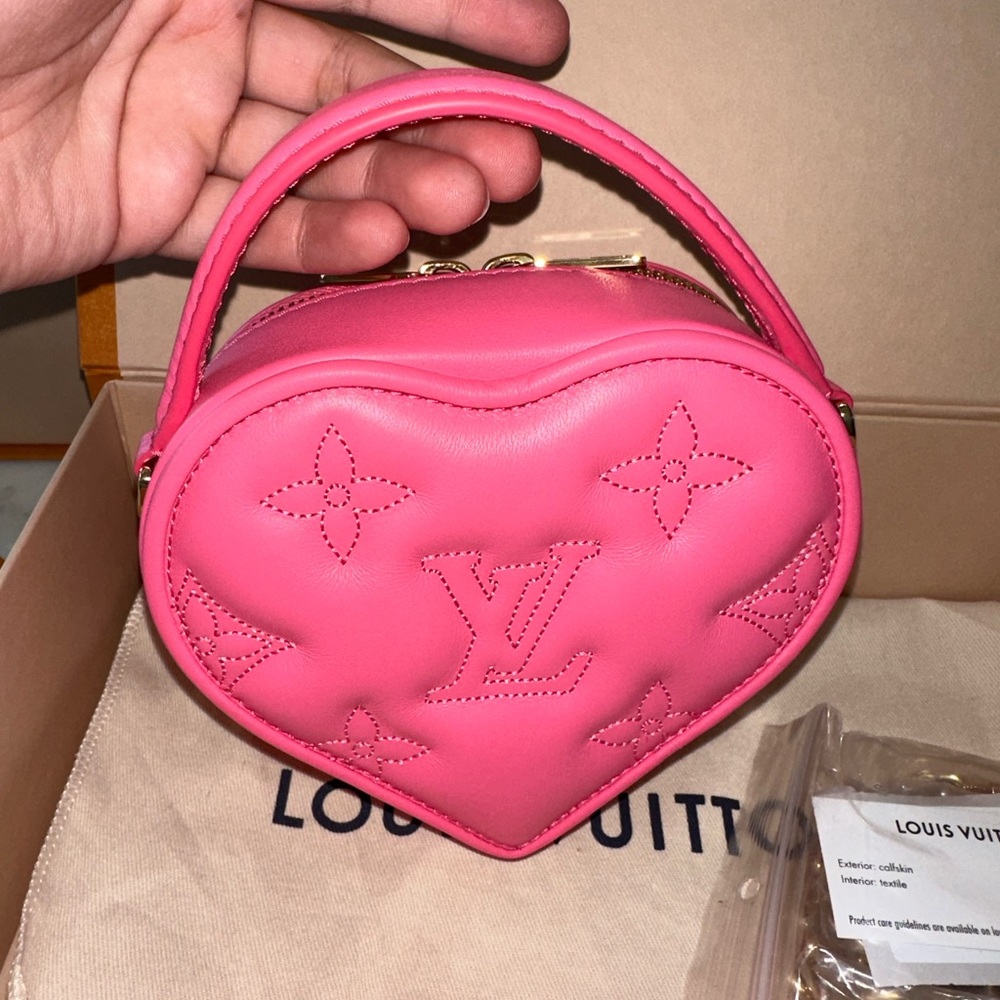 Louis Vuitton Pop My Heart Pouch Dragon Fruit Pink - Picture 6 of 13